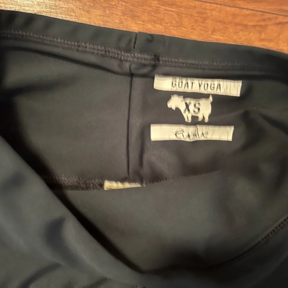 Goat Yoga Leggings XS - Picture 3 of 4